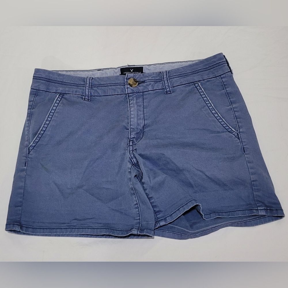 American Eagle Size 6 Midi Bermuda Blue Shorts